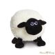 Aurora Shaun, a bárány: Shirley plüssfigura – 23 cm