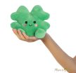 Aurora Palm Pals: Chance, a négylevelű lóhere plüss – 13 cm