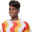 Barbie Fashionista barátok fiú baba - Hullámos színes pólóban, hallókészülékkel